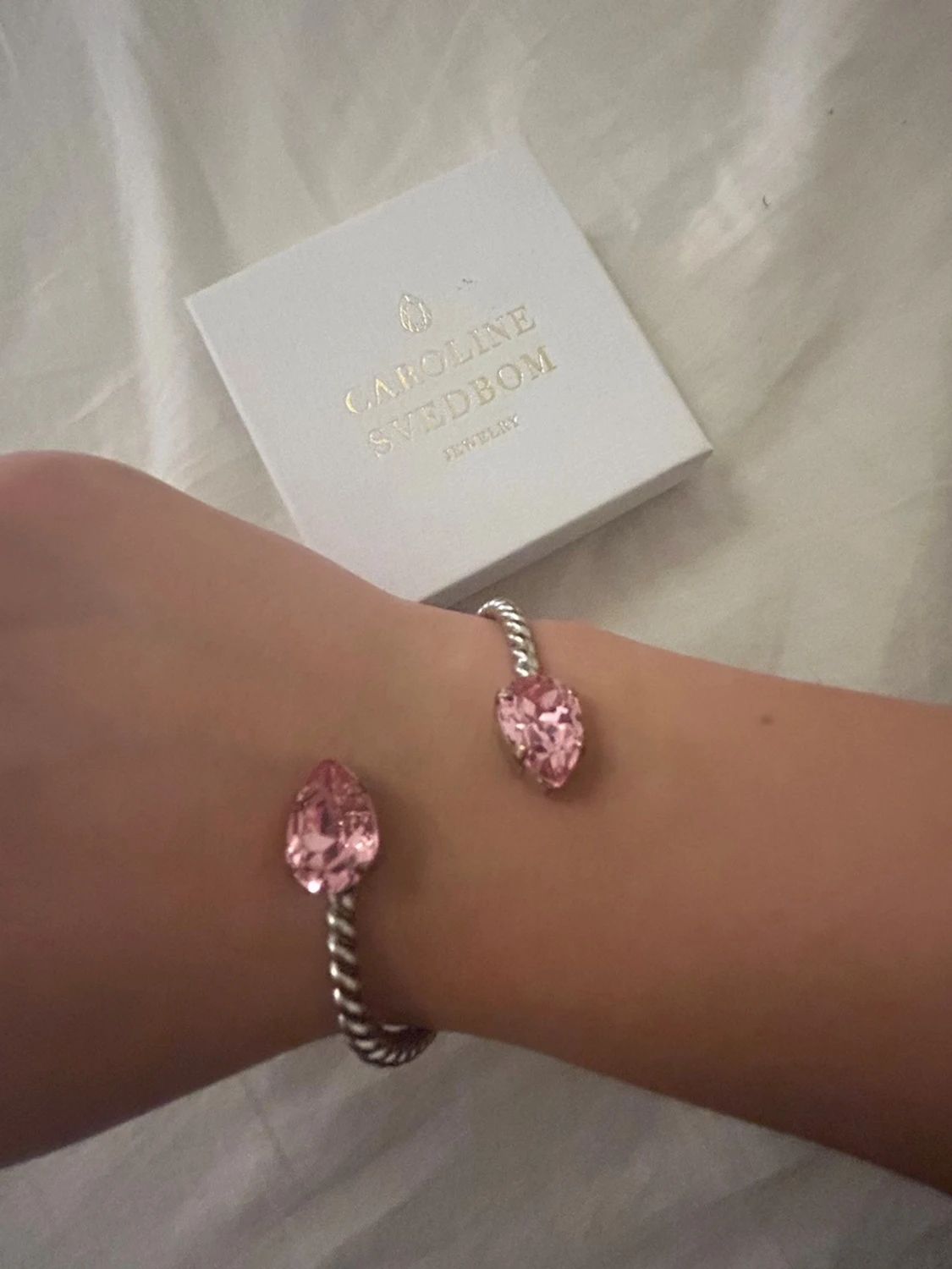 Caroline Svedbom armband med rosa kristaller - 2