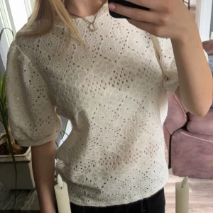 Object tröja - Superfin tröja från object i strl S🩷 säljer då jag har tröttnat på o använda den💕 köpte ny för 500 och inte använt så många gånger 🩷 priset går att diskuteras