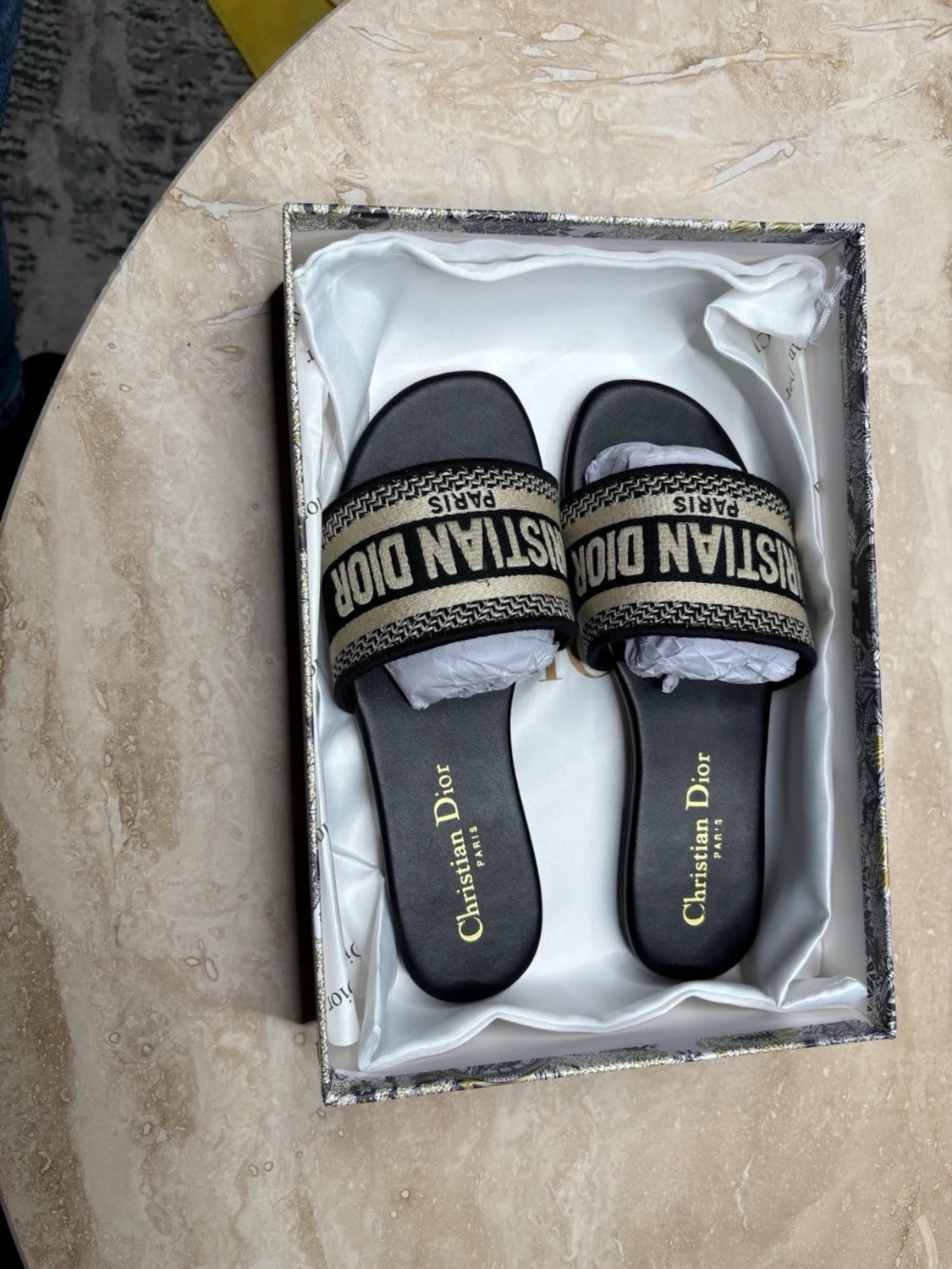 Di🅾️r tofflor  - 2