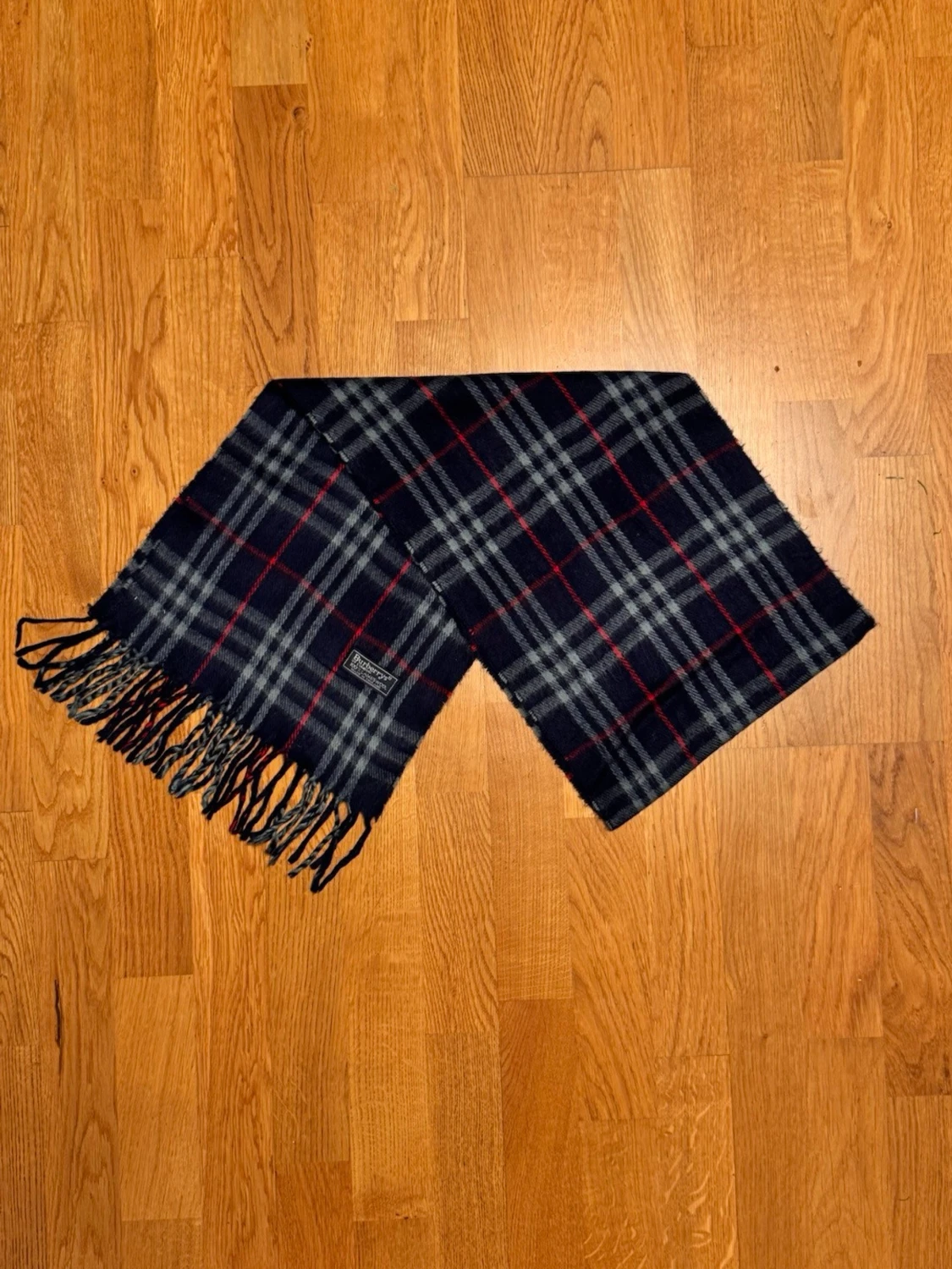 Mörkblå Burberry halsduk