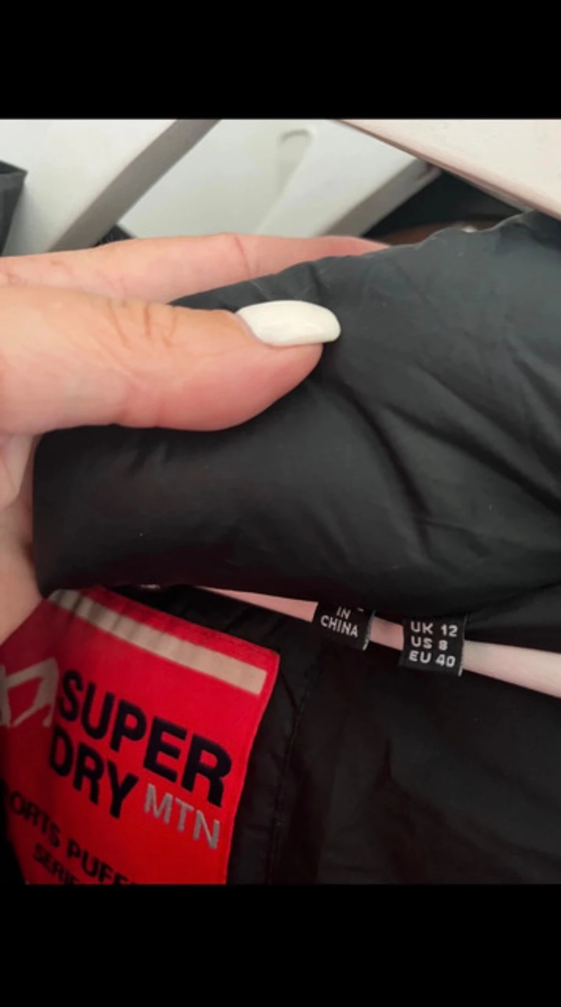 Svart pufferjacka från Superdry - 1