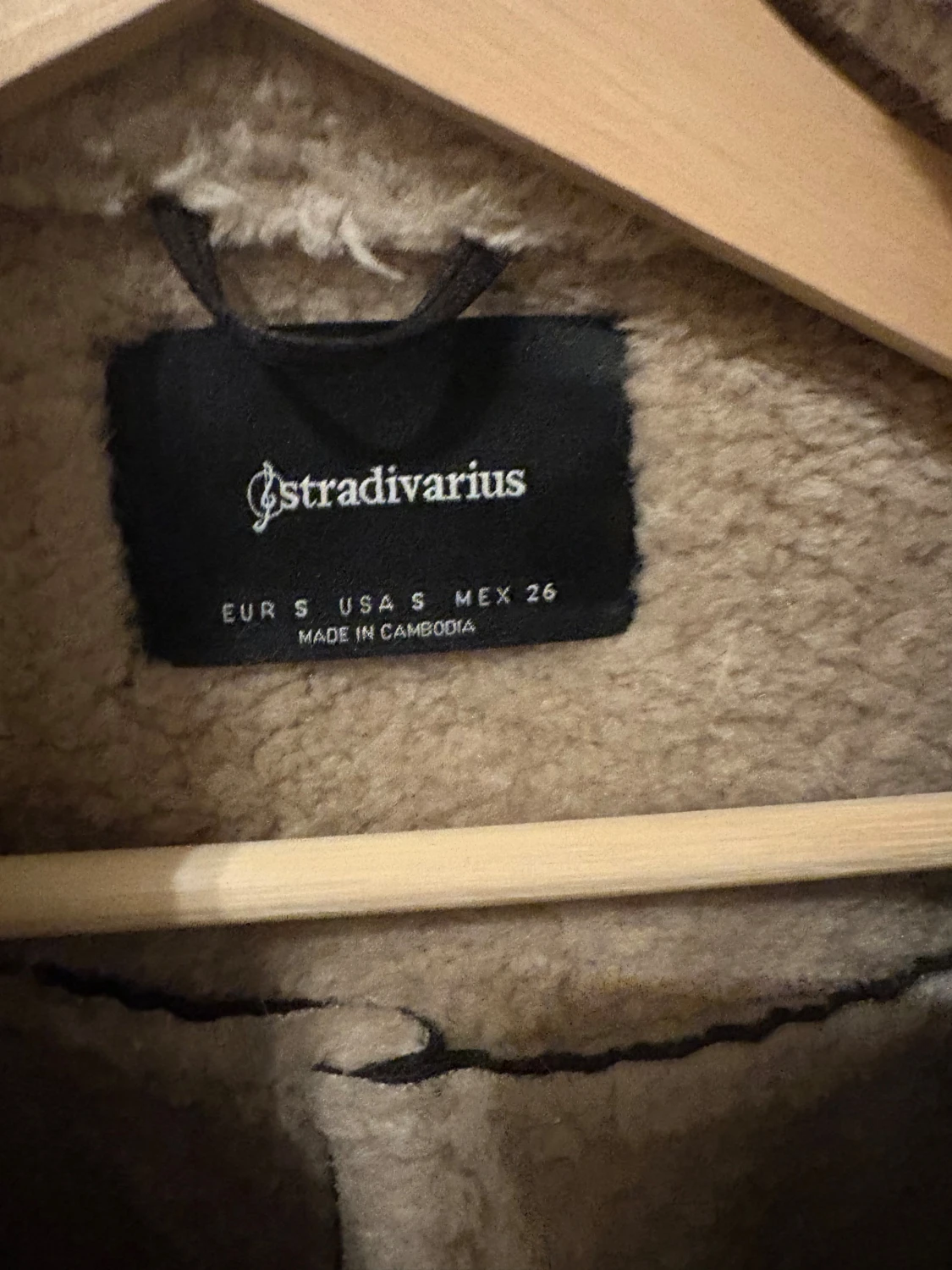 Svart teddyjacka från Stradivarius - 2