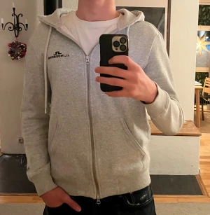 J.Lindeberg zip - | strl S | Skick 10/10 | knappt använd | Skriv gärna vid frågor |