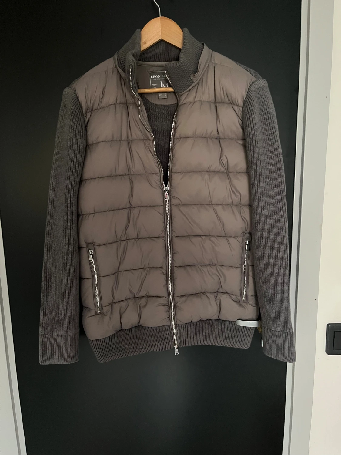 Stickad Cardigan - 1