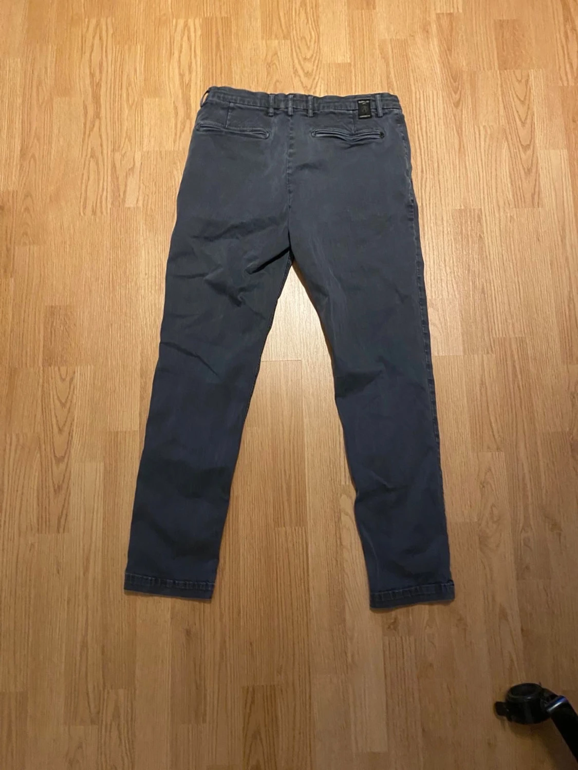 Replay Benni grå chinos herr - 1