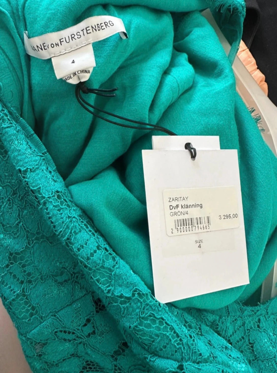 Grön spets klänning från Diane von Furstenberg - 4