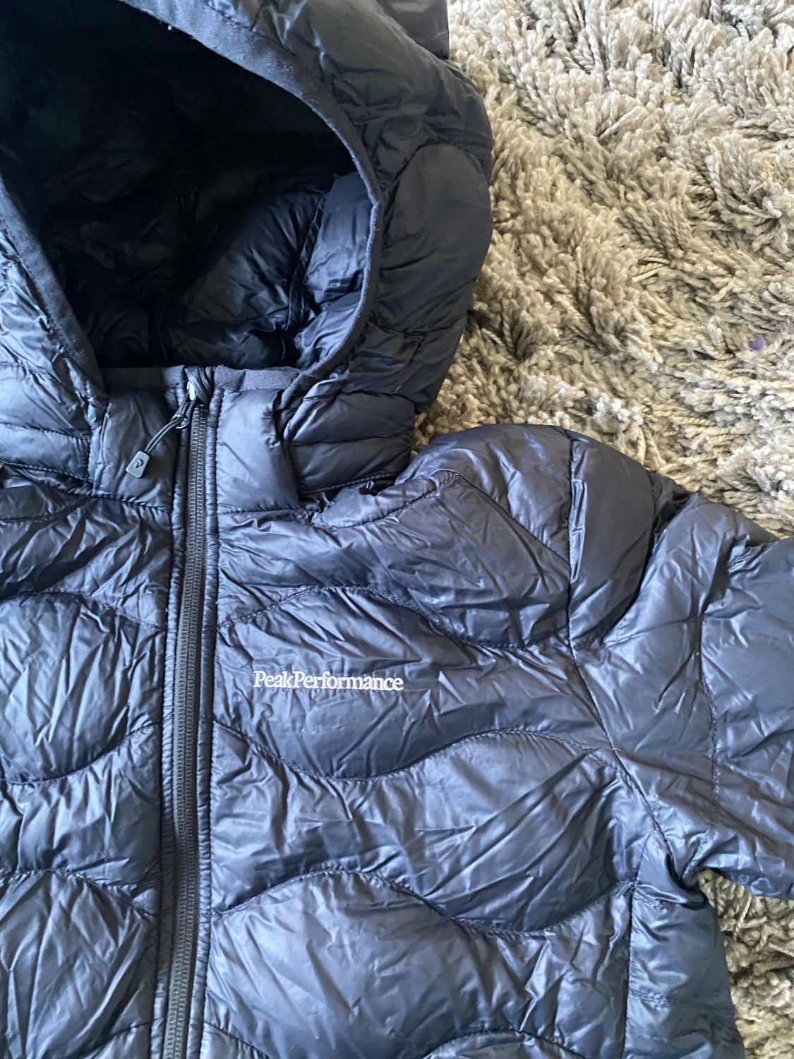 Svart dunjacka Peak Performance 160 - 3