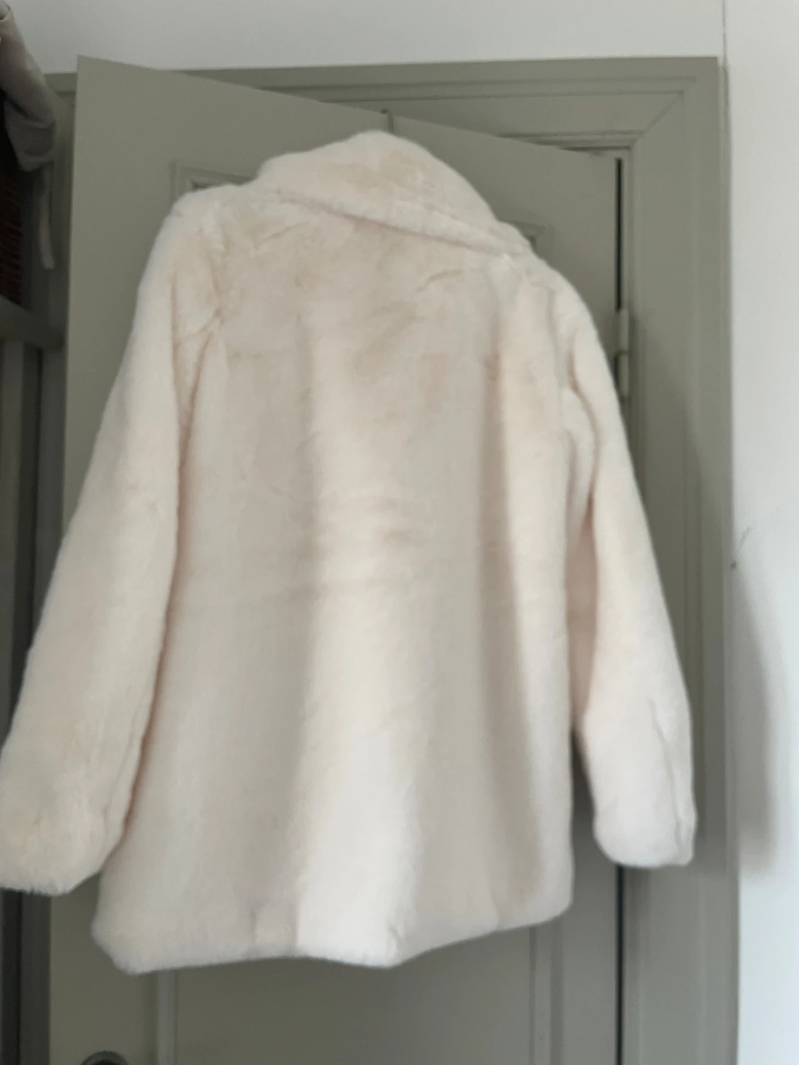 Vit pälsjacka från H&M, strl 164 - 1