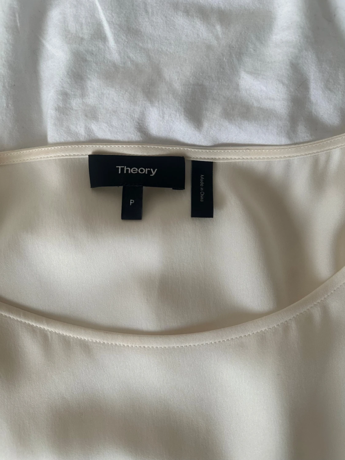 Vit blus från Theory - 3