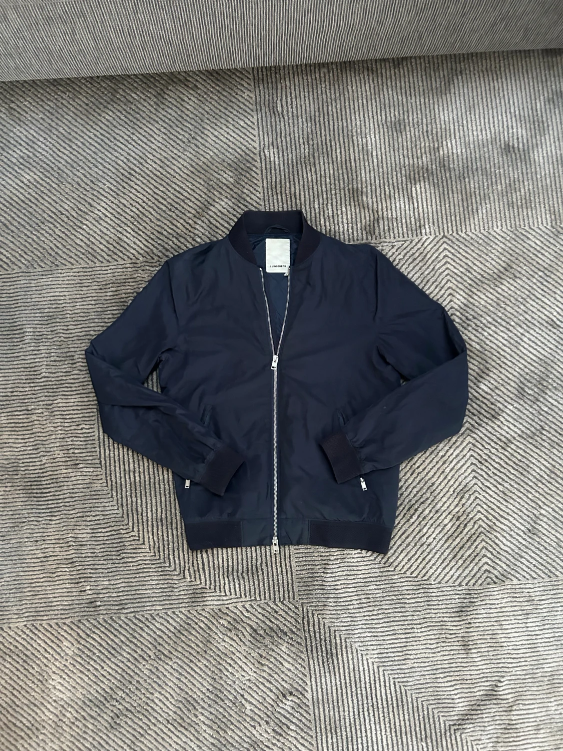 Mörkblå vindjacka j Lindeberg - 1
