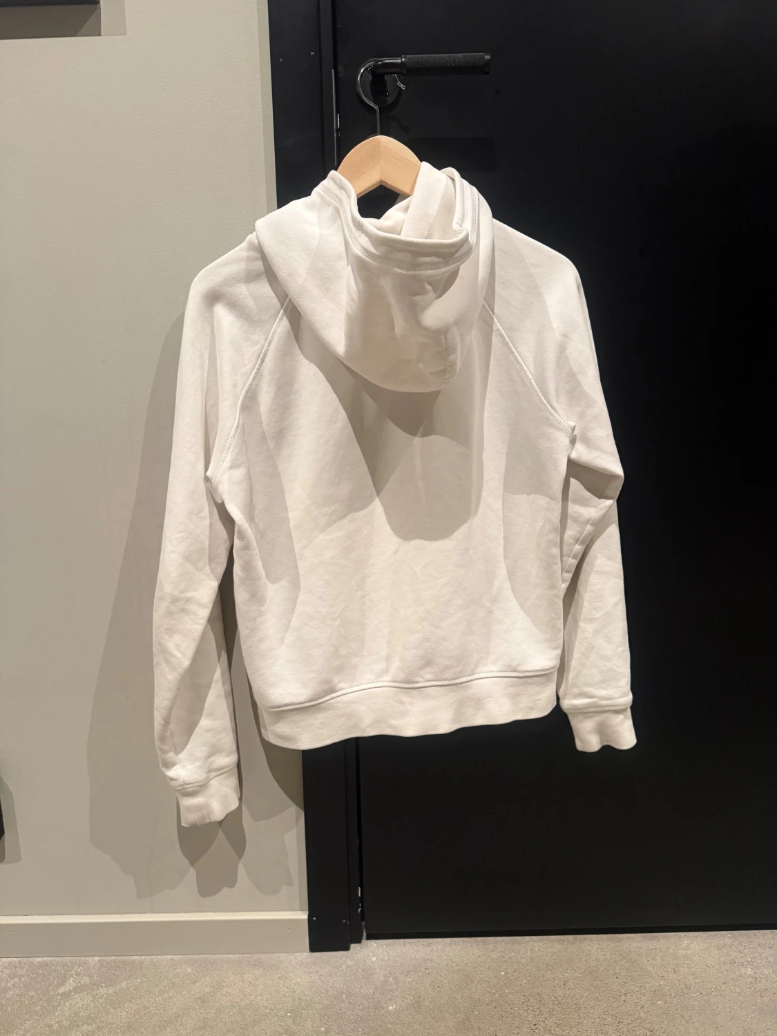 Vit hoodie från GANT med logga - 2