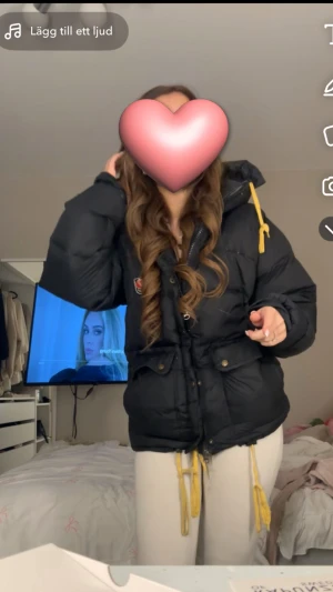 Fjällräven jacka - INTRESSEKOLL, Skriv för fler bilder och frågor. Pris kan diskuteras 