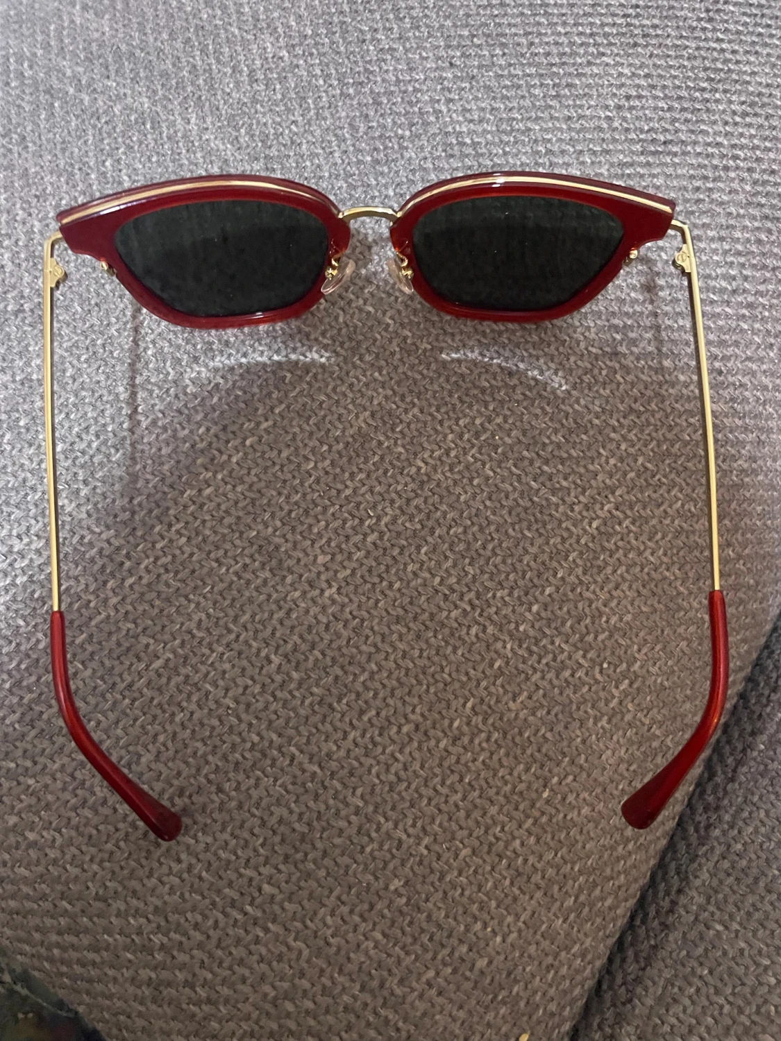 Röda solglasögon från Céline - 2