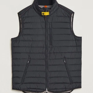 Parajumper väst - Säljes pågrund förliten storlek, västen är i bra skick men är använd som man kan se på bilderna. Pris kan diskuteras vid snabb affär. Passar 150 långa