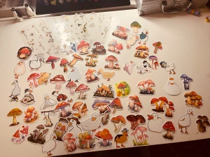 Svampar och ankor - Upptäck färgglada svampar och charmiga ankor! Perfekt för dig som gillar pyssel, dekoration och att skapa egna konstverk. Inspirerande motiv som passar både unga och unga vuxna med intresse för natur och hobby.