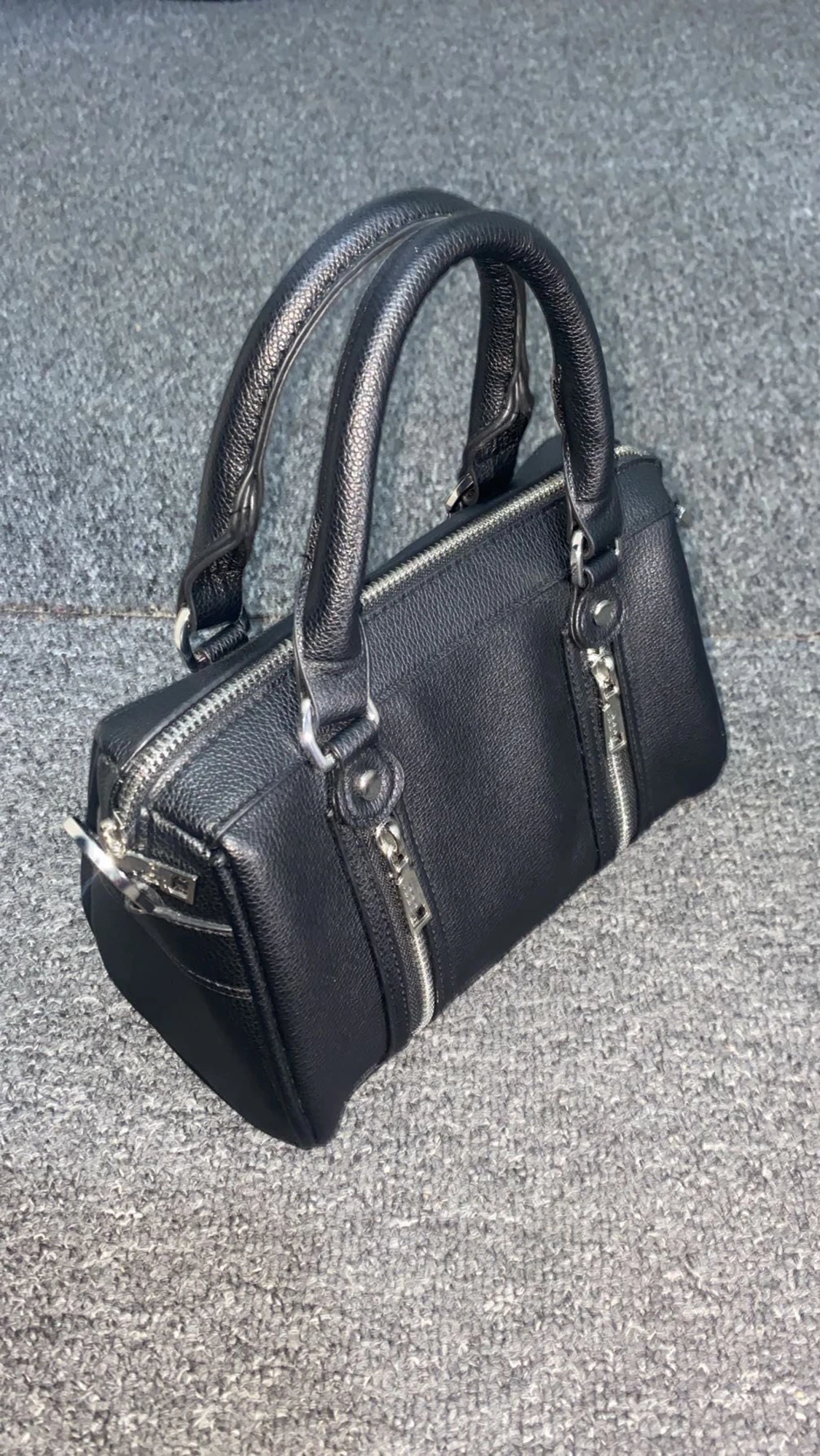 Svart handväska från Misako - 1