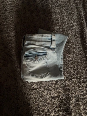 Low waist jeans  - Jeans från hm med egna hål