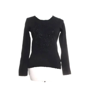 Stickad långärmad tröja från Zadig & Voltaire - Cool stickad tröja med glittrig dödskalle från Zadig & Voltaire!🖤
