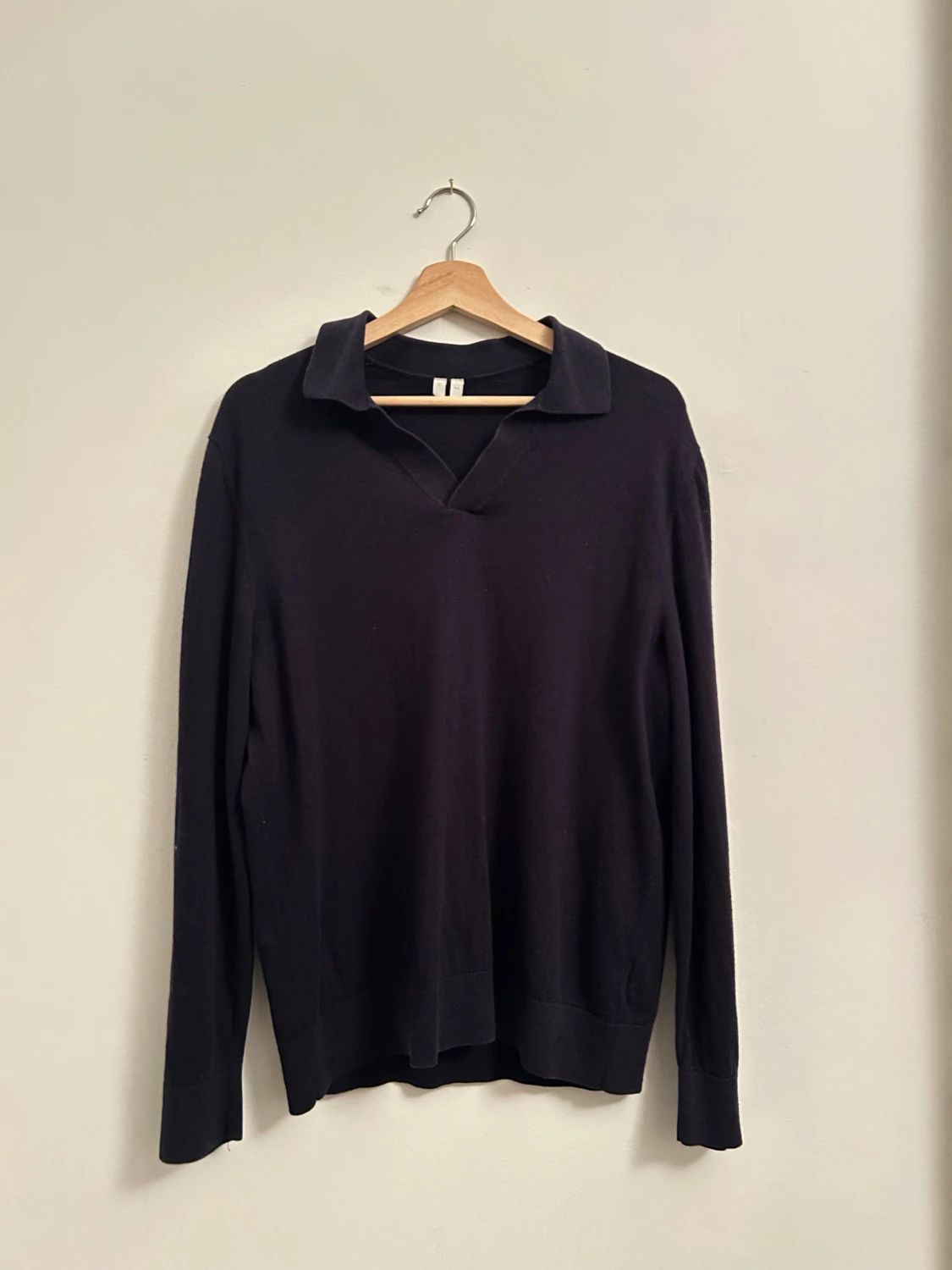 Svart pikétröja från Arket