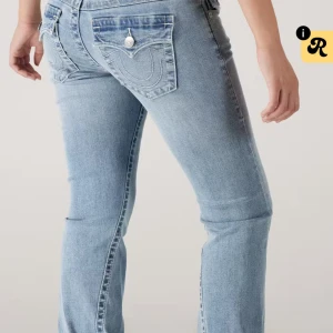 true religion  - säljer mina true religion jeans då dem inte kommer till använding💕skriv privat för fler bilder elle frågor, stl 25