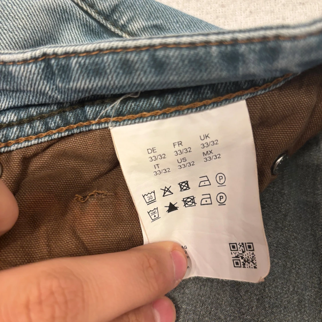 Blå jeans från Hugo Boss, storlek 33/32 - 2
