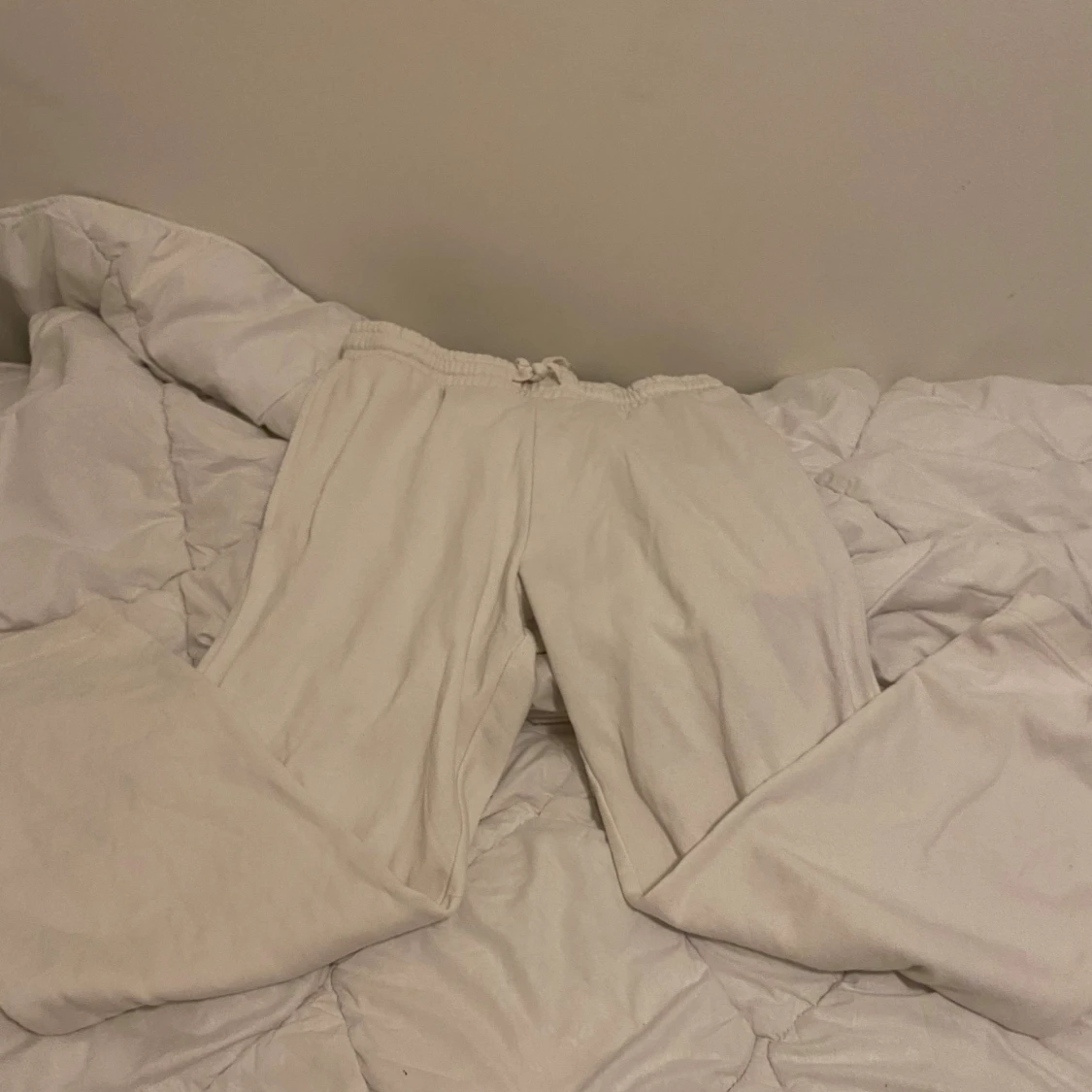Vita mjukisbyxor från 157, storlek S - 1