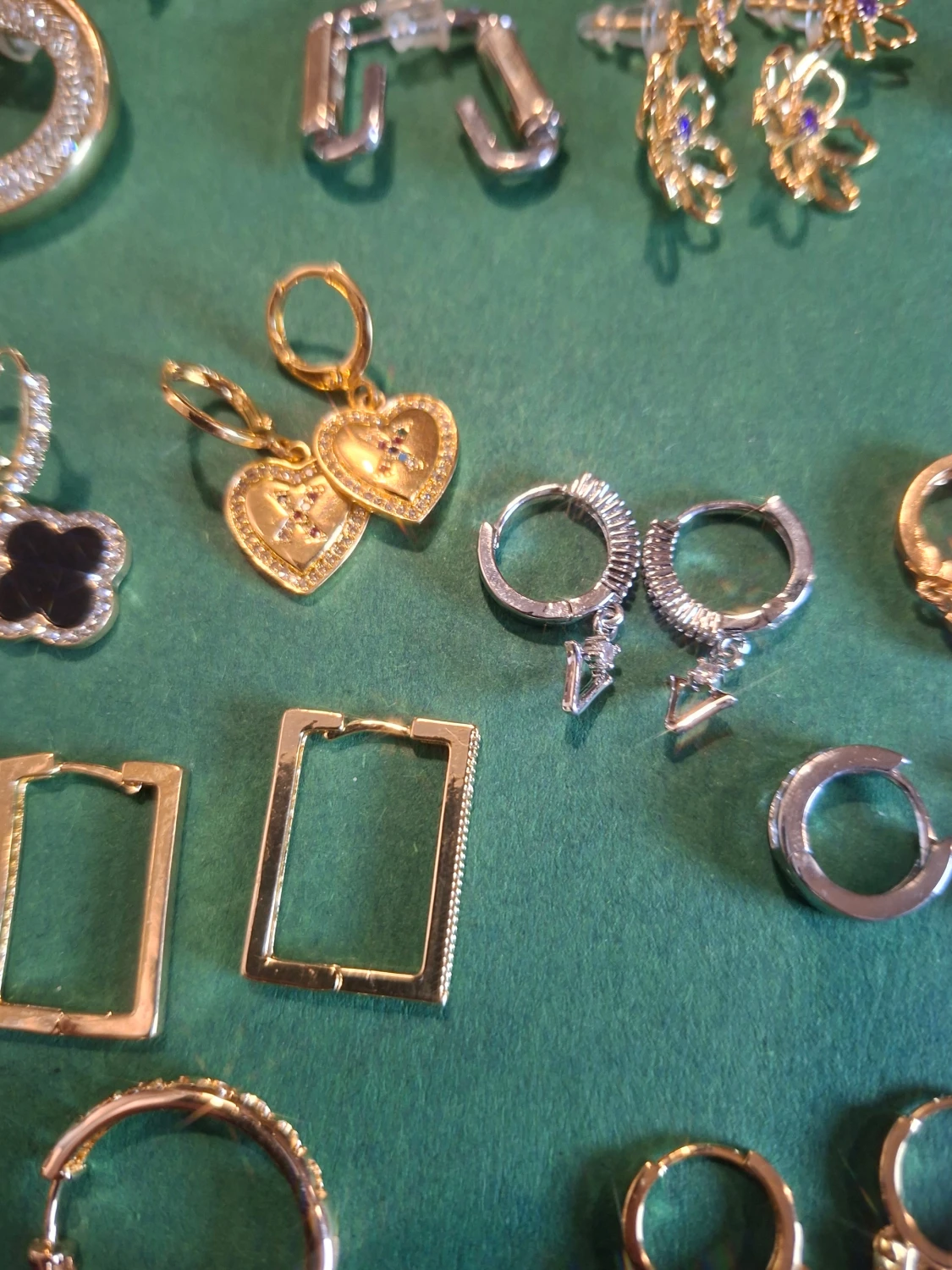 Mix av hoops örhängen i guld och silver - 3