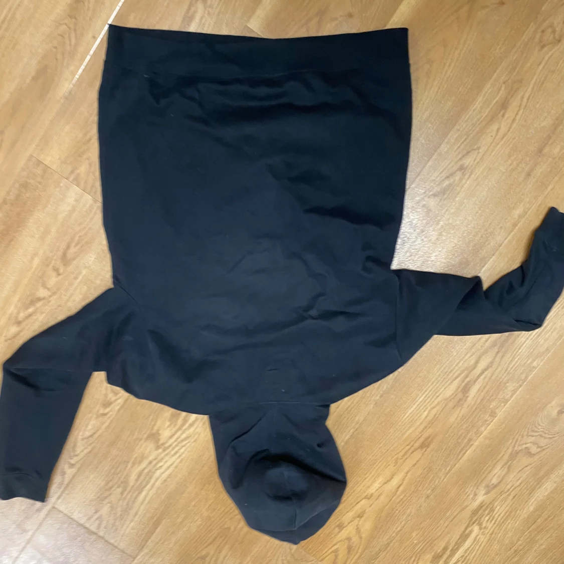 Svart hoodie från GAP med logga - 2