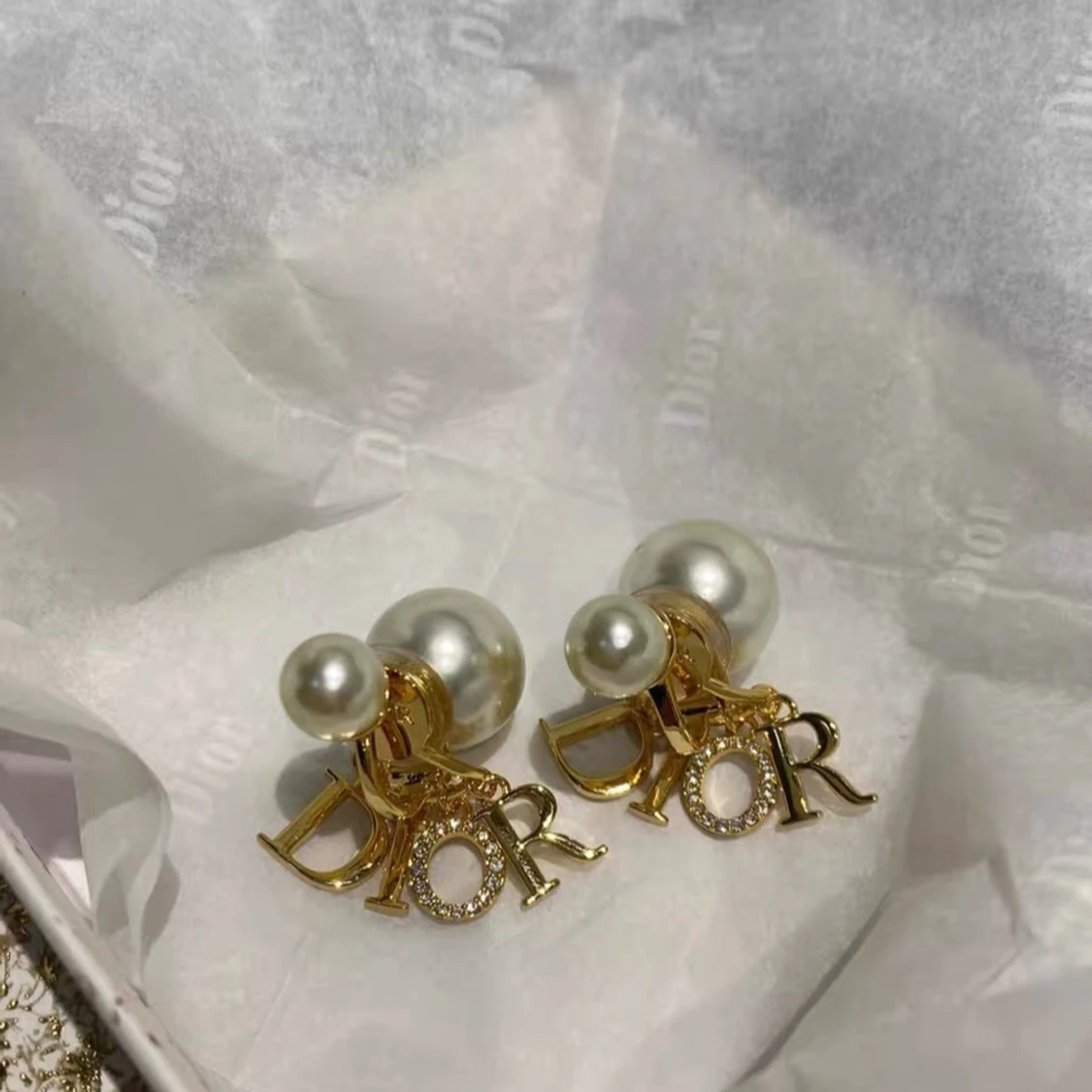 Dior örhängen med pärlor och guld - 1