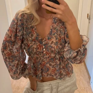Blus - Jätte fin blus i storlek s/m