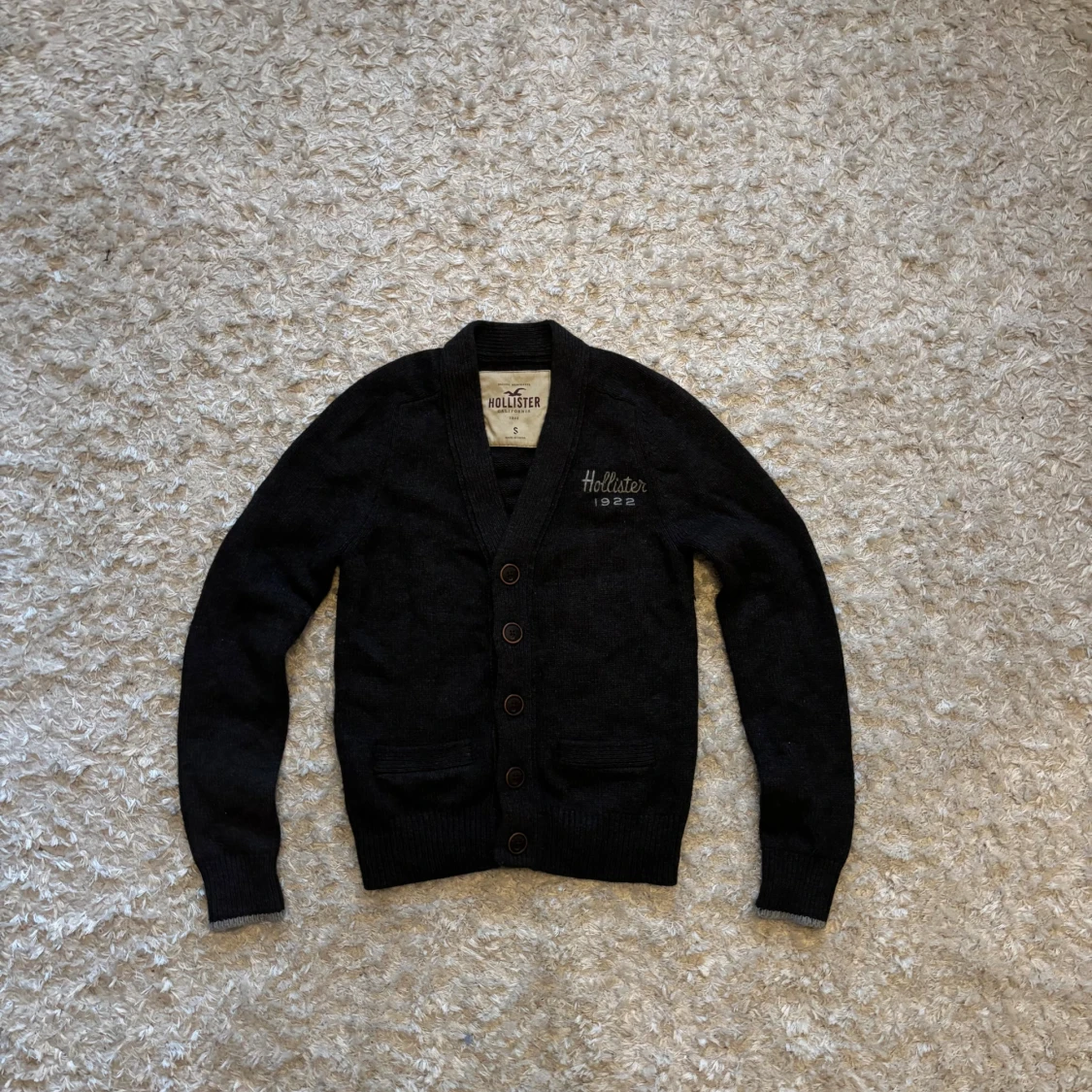 Mörkgrå stickad kofta/cardigan från hollister - 1