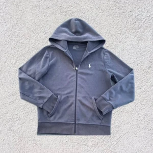 Ralph Lauren zip hoodie  - Fint skick. Ny 2200 vårat pris endast 599