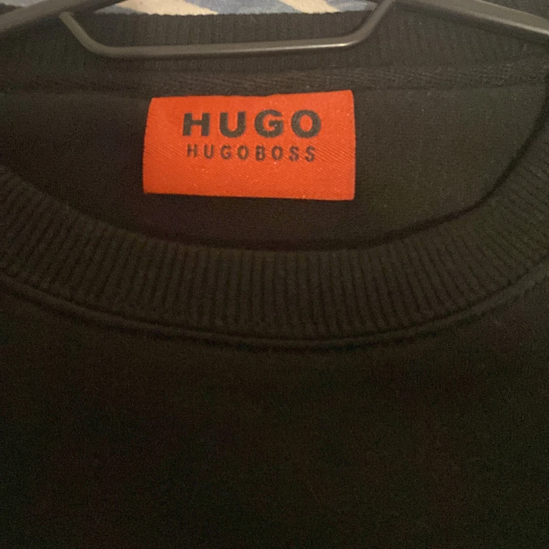 Svart sweatshirt från Hugo Boss - 1