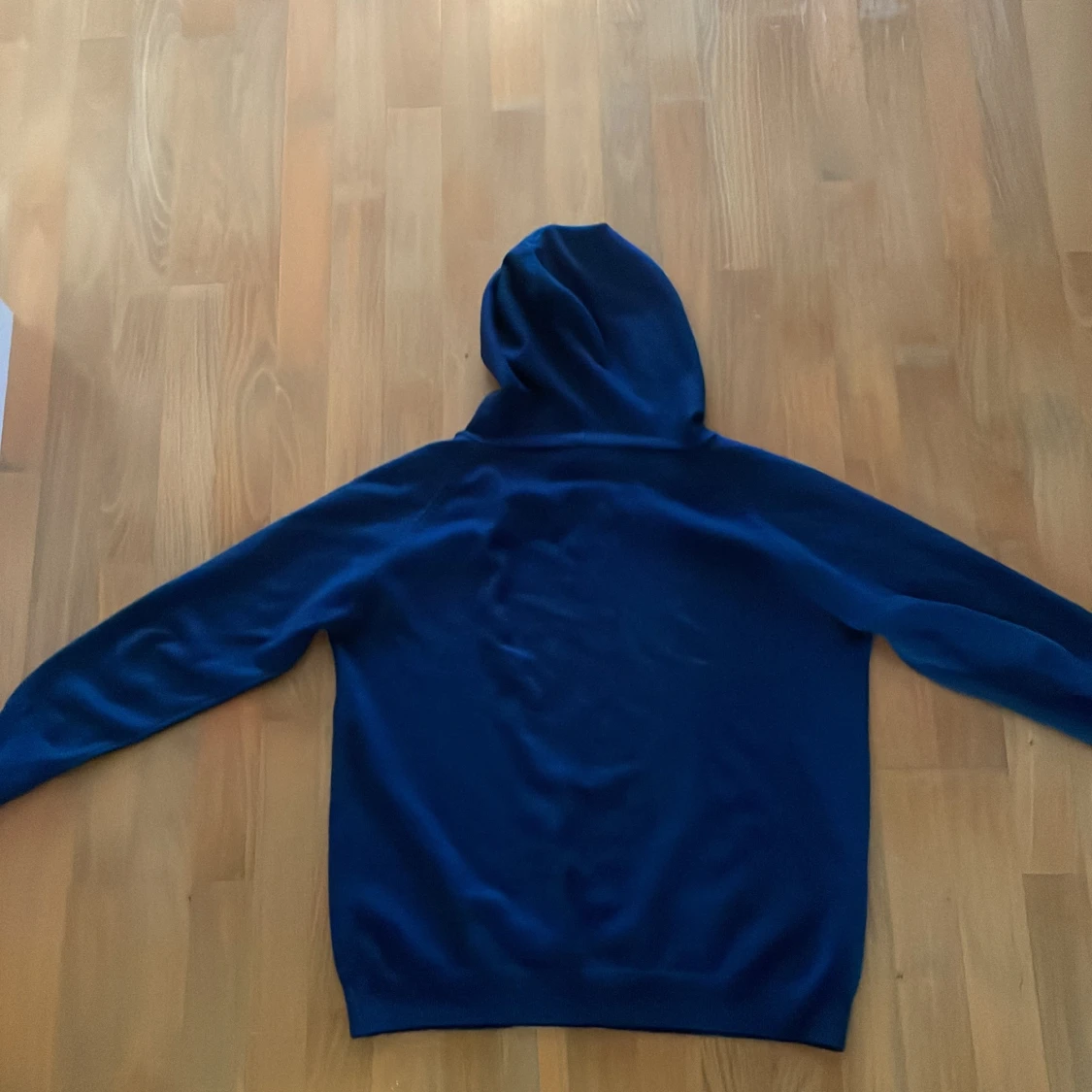 Marinblå Kashmir hoddie med huva och snörning - 2