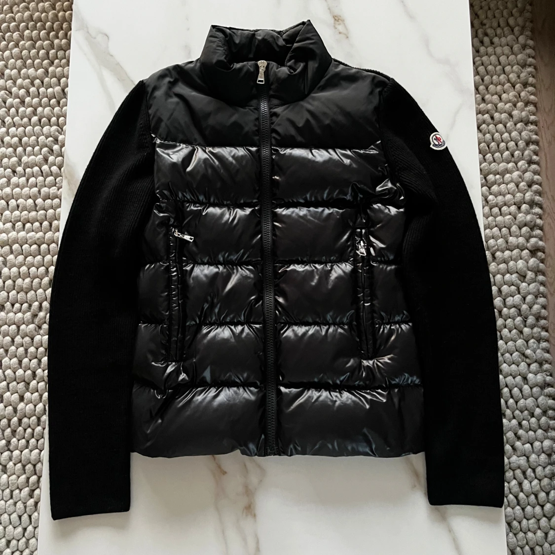 Svart cardigan jacka från Moncler