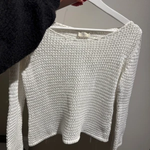 Stickad tröja Filippa K - Superfin stickad tröja från Filippa K. Kan upplevas som något mindre i storleken.