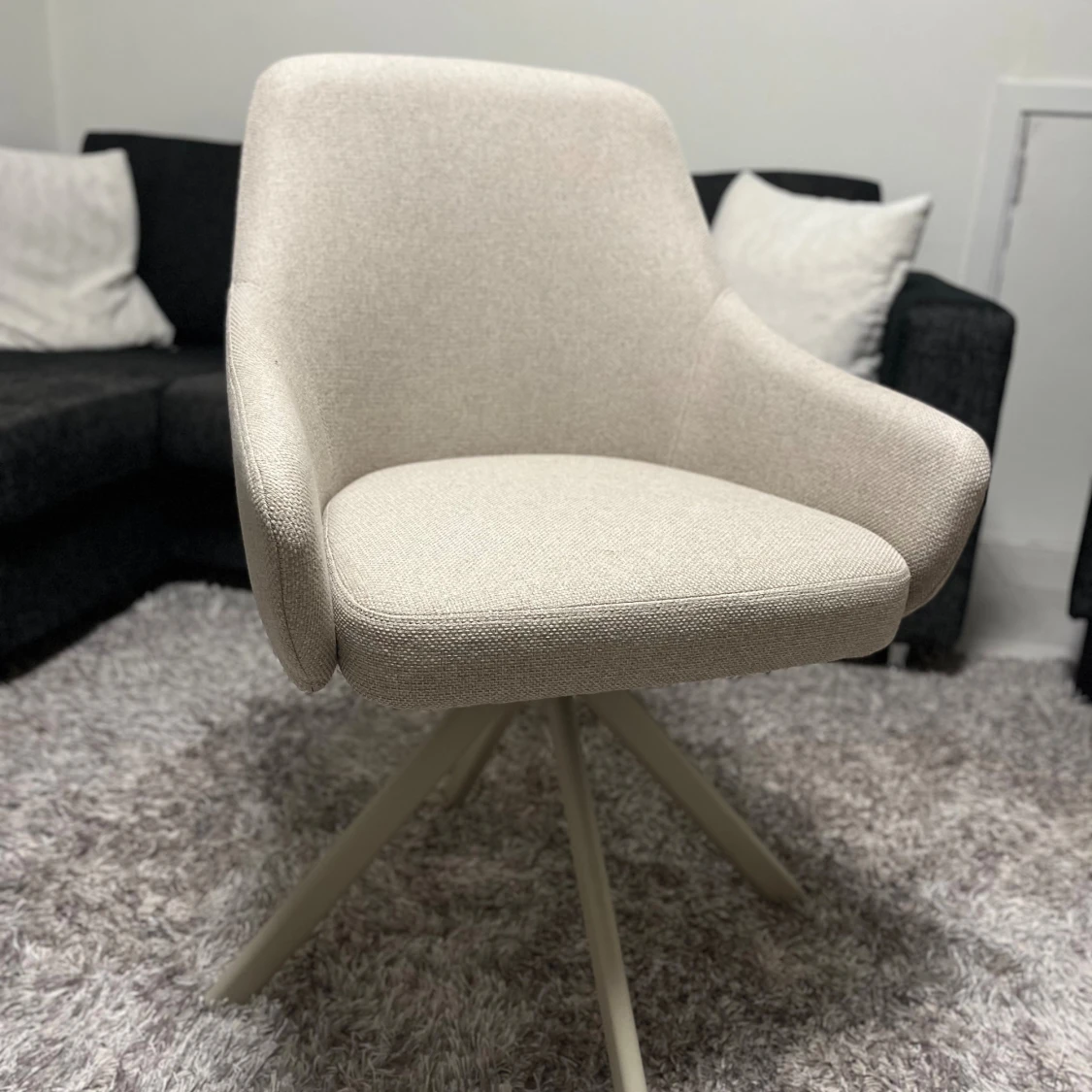 Matstol ROSTRUP vrid beige tyg 