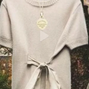 Virala Zara top  - Jätte vacker Zara top i ny skick! Säljs ej längre på Zara 