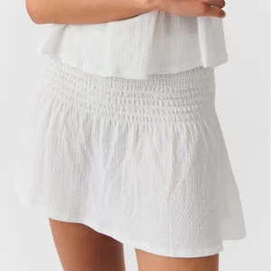 Gina Tricot Kjol - ”Short smock skirt” från Gina Tricot i nyskick, säljer även toppen på min profil 💕säg till om du vill köpa hela settet så sparar du på frakten 🩷 nypris 279 kr