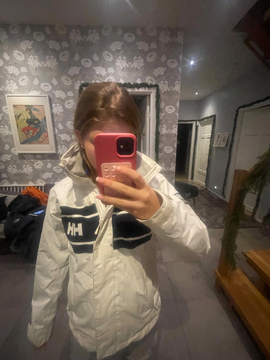 Vit vindjacka från Helly Hansen - 1