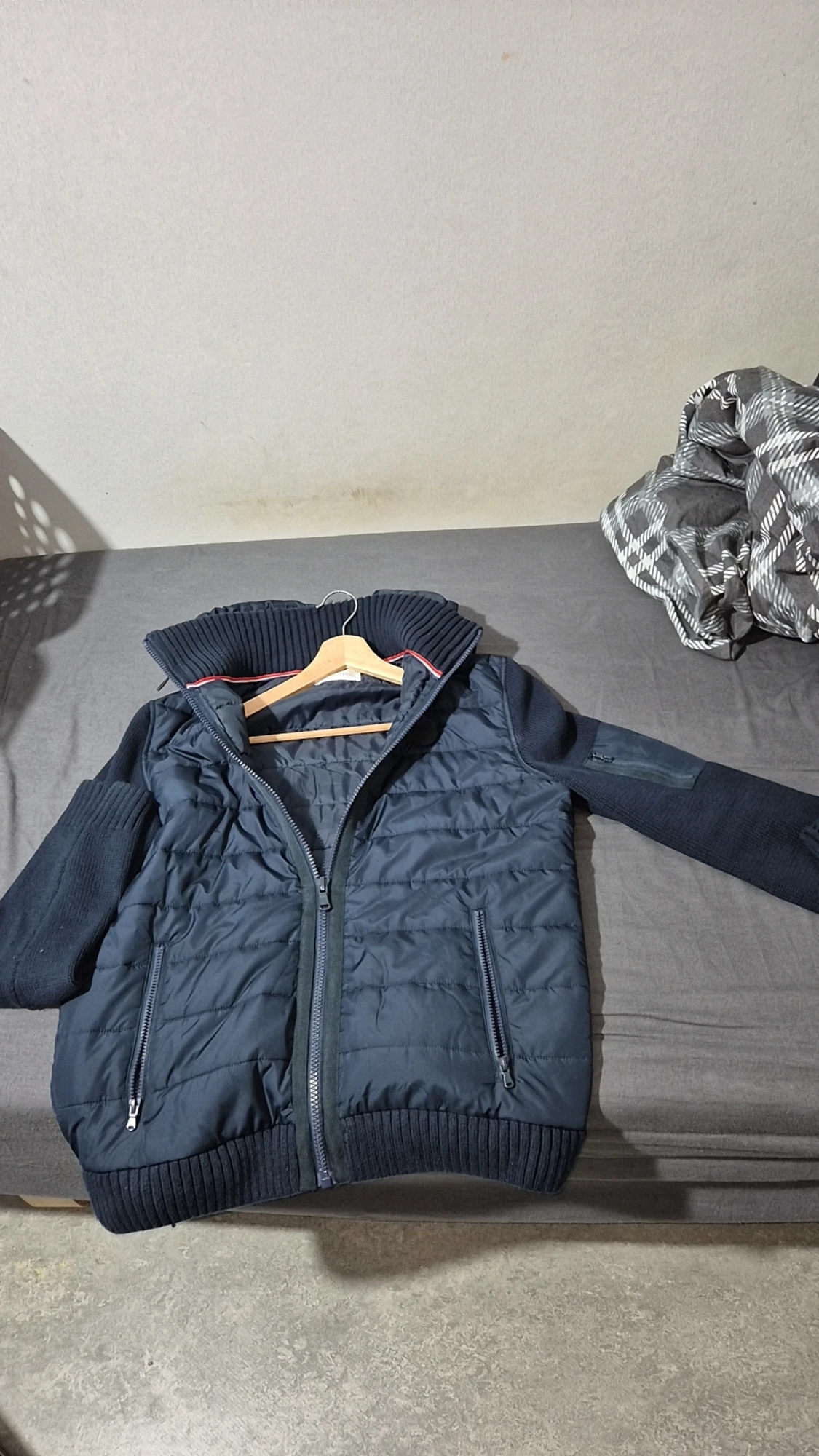 Mörkblå pufferjacka från Pier One - 1