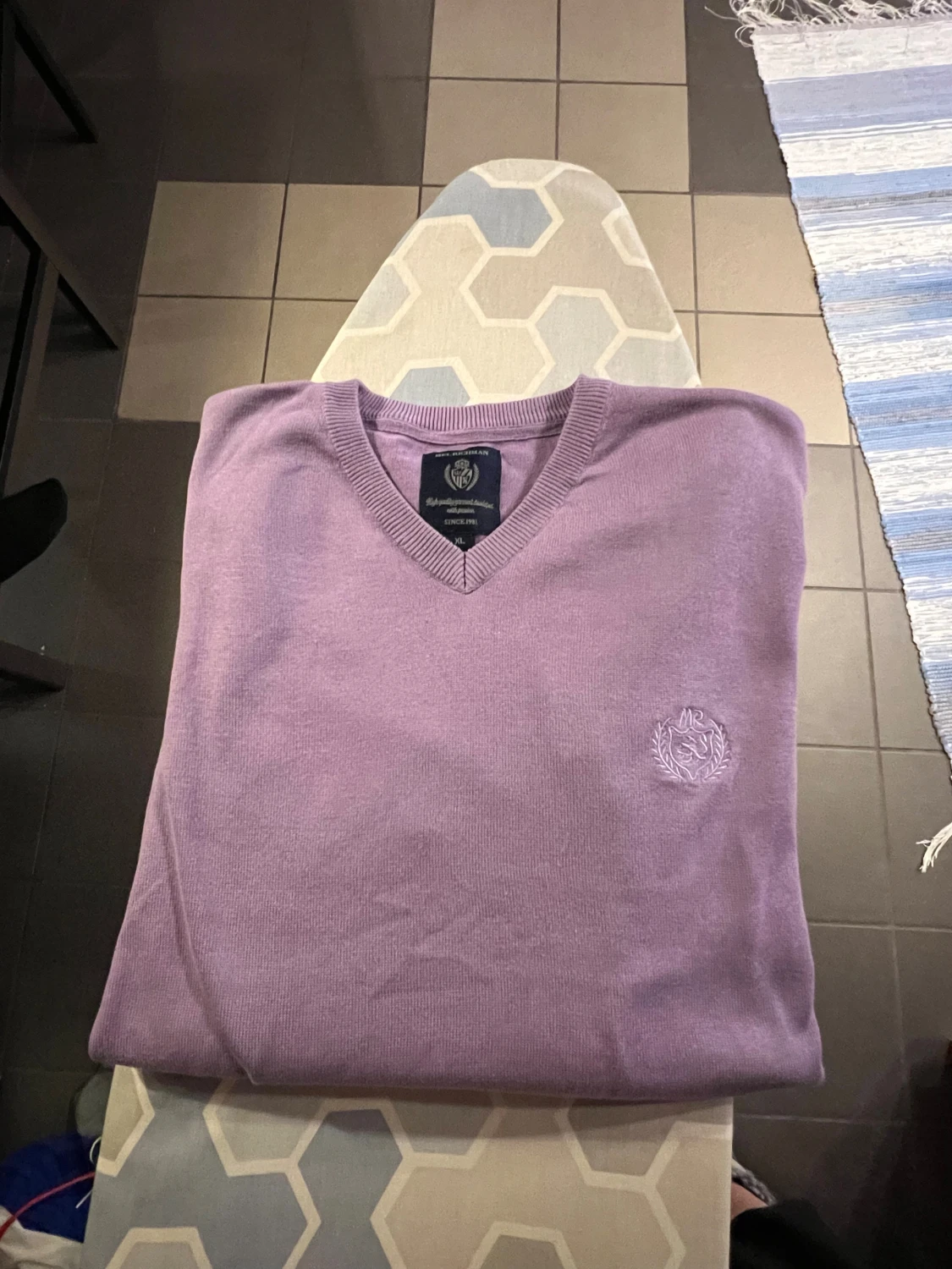 Ljuslila v-ringad tröja Mel Richman XL - 3