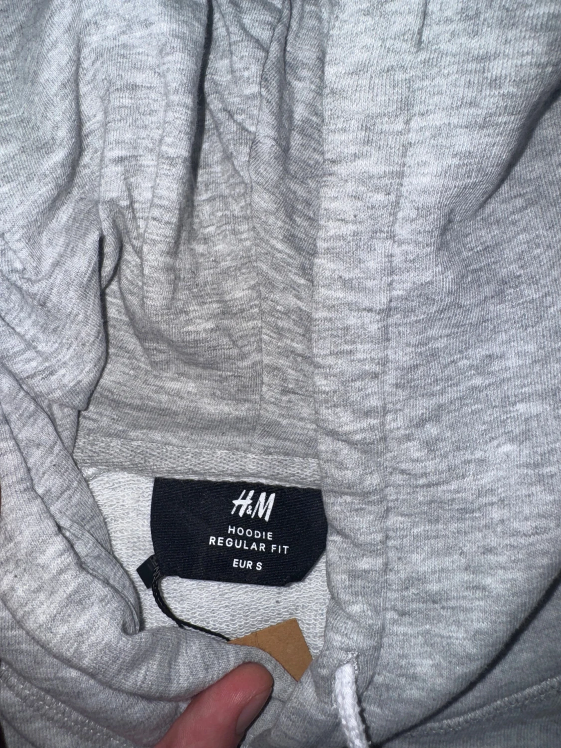 Grå hoodie från H&M med huva - 2