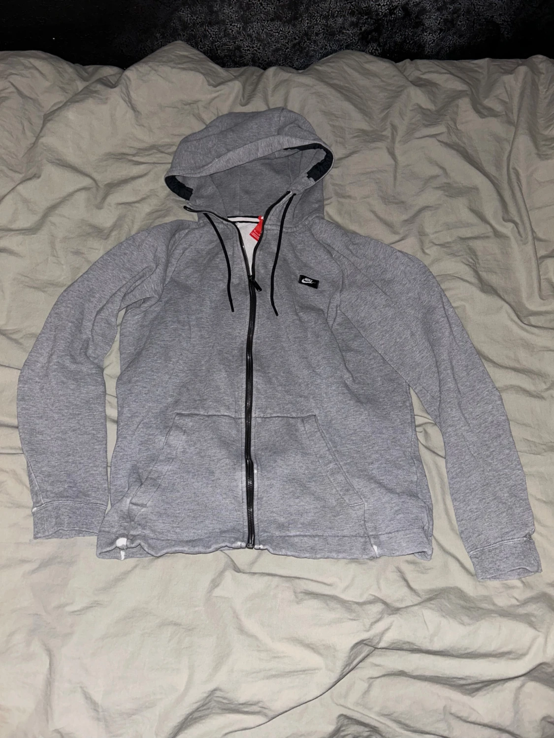 Grå Nike hoodie