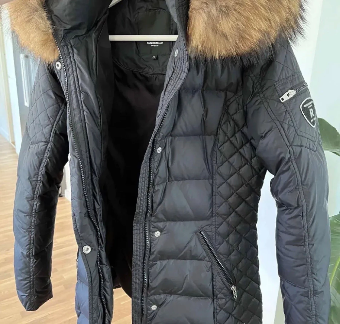Svart Rockandblue dunjacka med päls - 1