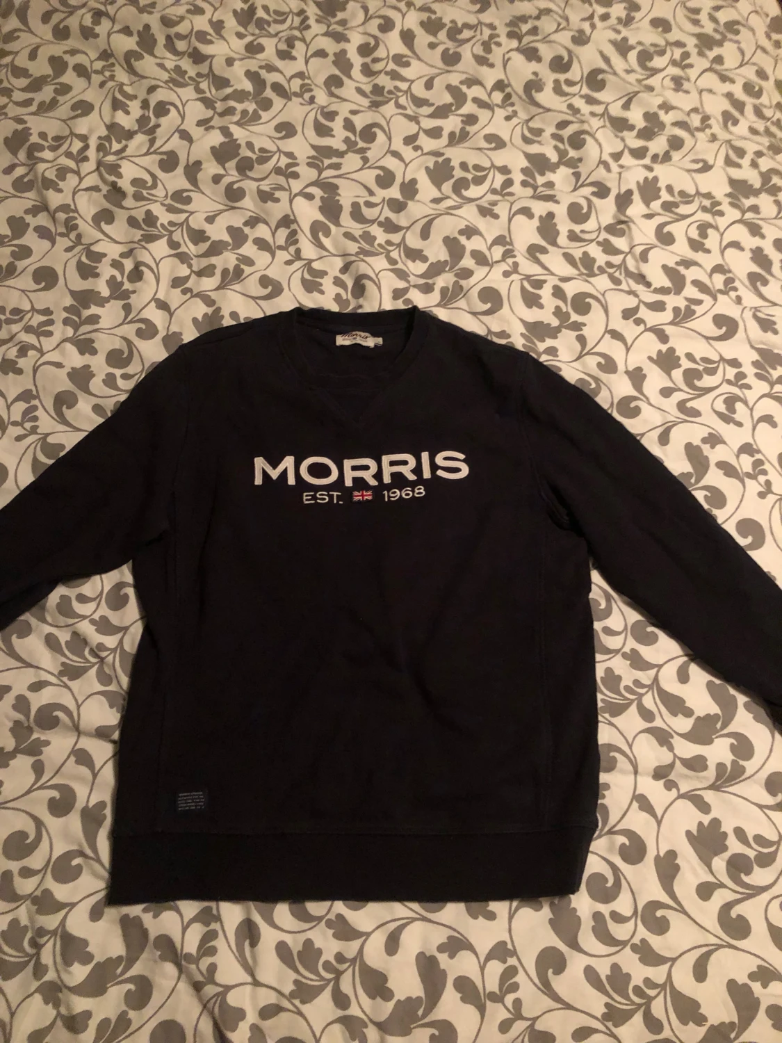 Svart sweatshirt från Morris, M