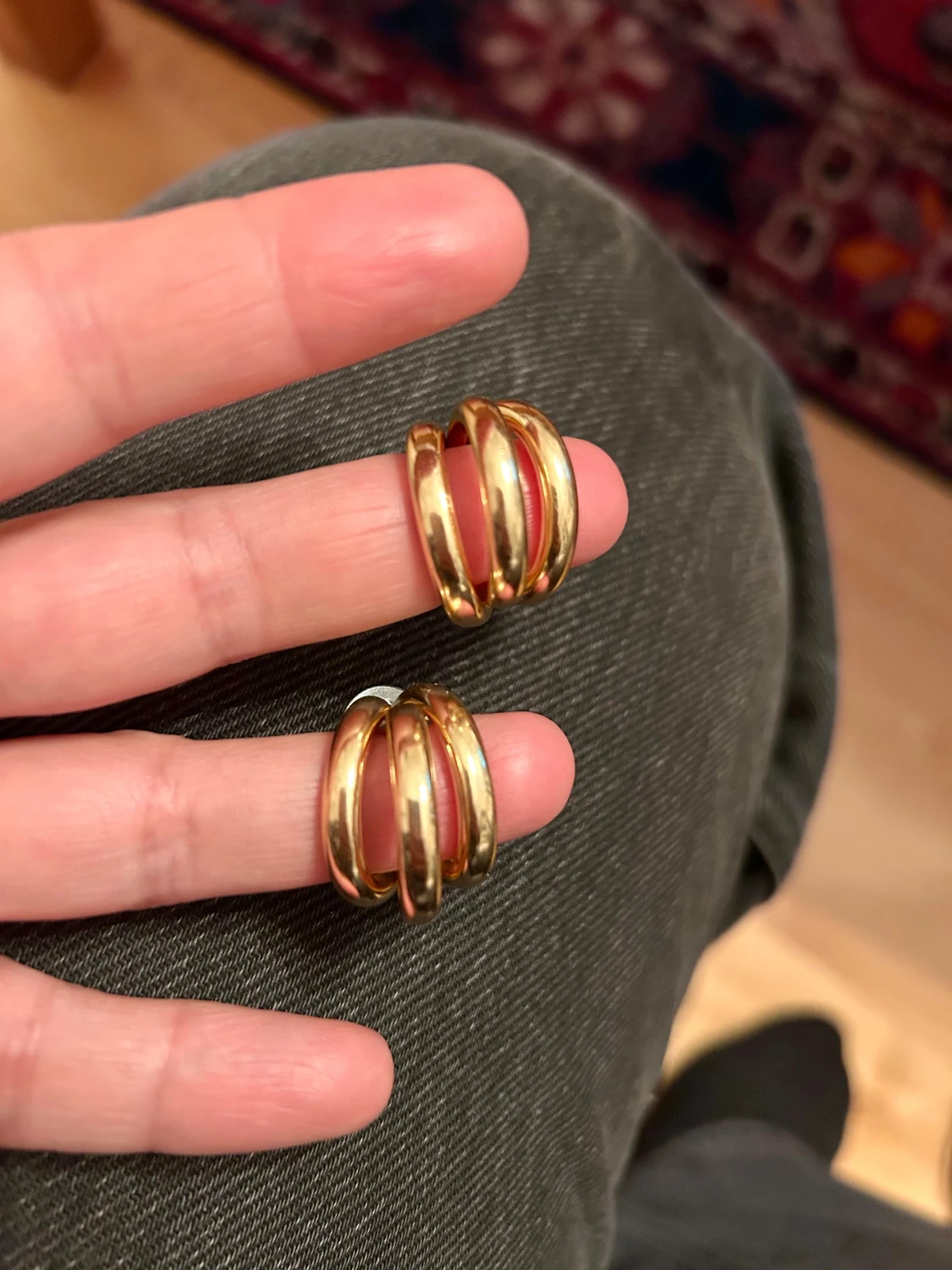 Stål guldörhängen med tredelad design