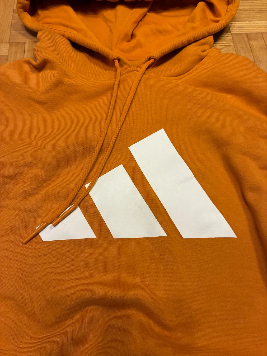 Orange hoodie från Adidas med logga - 3