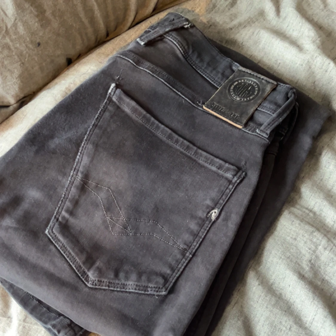Svarta Replay jeans, storlek 32/32 - 2
