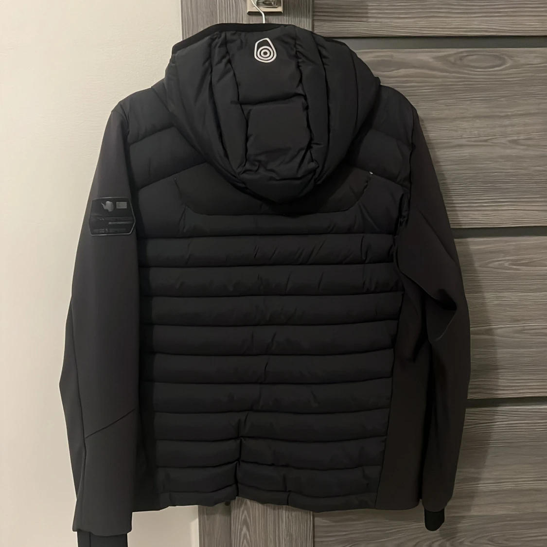 Sail Racing fleece, original pris 3500 kronor. Inga synliga skador Pris 2000 och kan diskuteras - 90